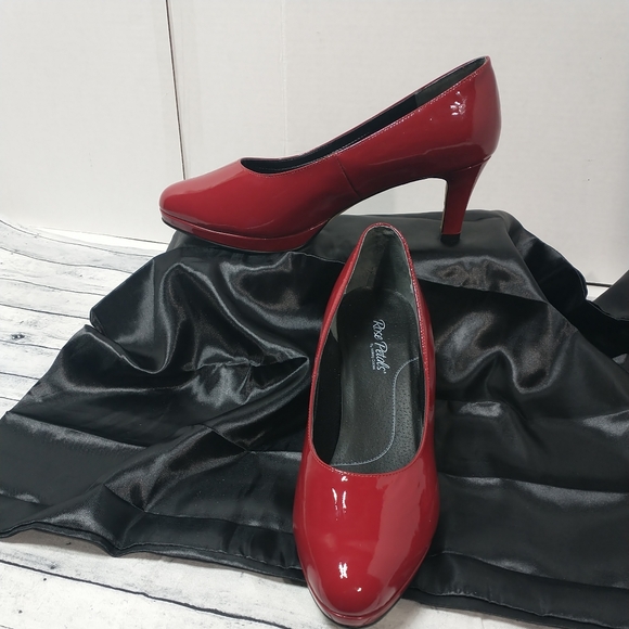 Rose petals by Walking Cradle Shoes - Rose Petals Woman's SZ 12W by Walking Cradles Cap Toe Red Heels Patent Leather